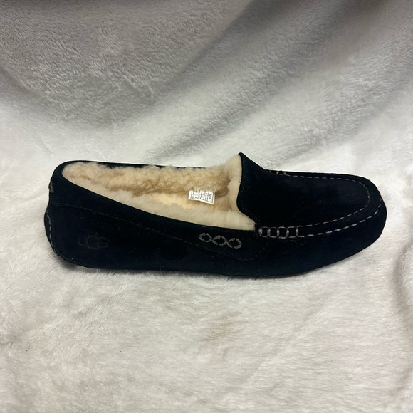 Last One!!!UGG Ansley Black Suede Moccasin Slippers - Picture 2 of 10